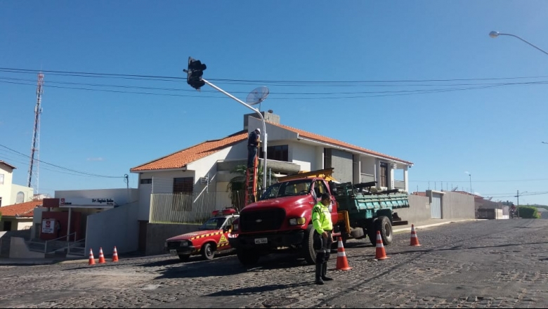 SCTrans instala semáforo em cruzamento e confirma mudança na Coronel Peba a partir de 3 de julho