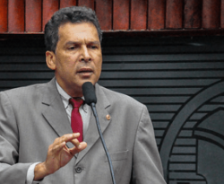 Na tribuna da ALPB, deputado Ricardo Barbosa rebate críticas de RC e traça perfil do ex-governador