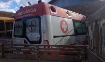 Ambulância de Suporte Avançado da Prefeitura de Bom Jesus está abandonada em uma oficina 