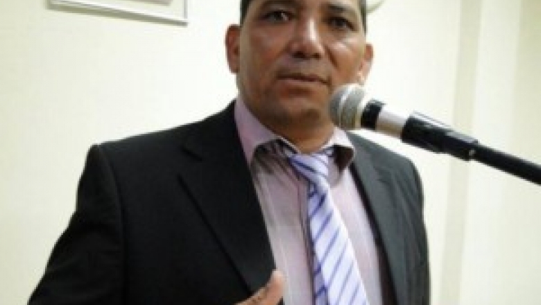 Vice-prefeito de Cajazeiras desiste de votar em Lucélio e anuncia apoio a Maranhão
