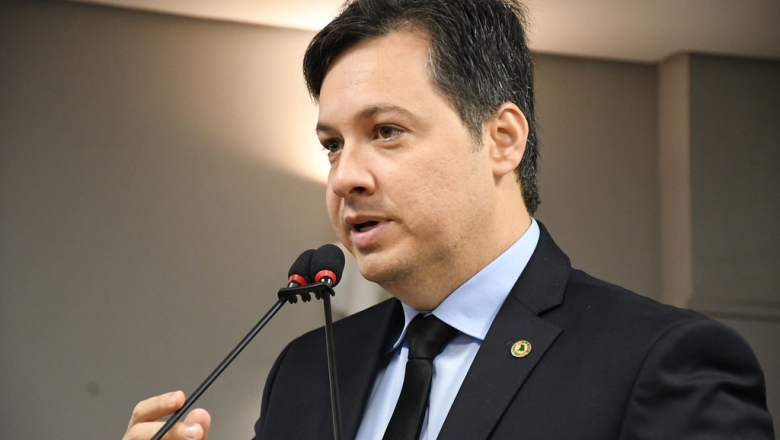 Jr. Araújo se diz contrário à PEC que extingue cidades e alerta bancada da PB em Brasília