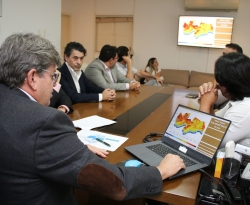 João Azevêdo discute parcerias com representantes de investidores espanhóis