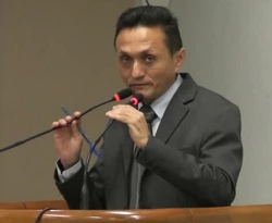 Vereador taxa prefeito de Cajazeiras de oportunista e cobra emendas impositivas