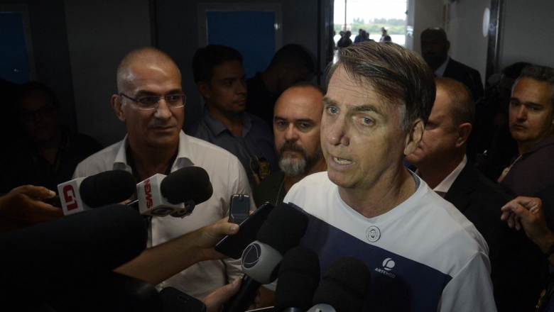 Petrobras pode ser privatizada em parte, diz Bolsonaro