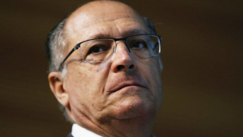 Alckmin é alvo de ação pública por suposta pedalada