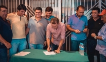Assinada ordem de serviço de mais uma etapa do maior programa de calçamento de São José de Piranhas