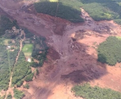 Bombeiros estimam cerca de 200 desaparecidos após barragem se romper em MG