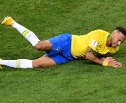 Neymar recebe R$ 21 milhões para gravar comercial pedindo apoio do torcedor