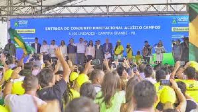 Em CG: “Com esse povo maravilhoso, temos tudo para sermos uma grande nação”, diz Bolsonaro sobre nordestinos