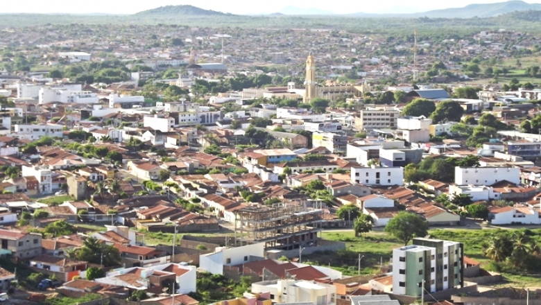 Casas Bahia e mais uma grande rede de farmácias serão instaladas em Cajazeiras, diz jornal