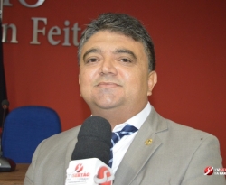 Líder da oposição na Câmara de Cajazeiras destaca atuação de Jr. Araújo e comenta nomeações de cargos