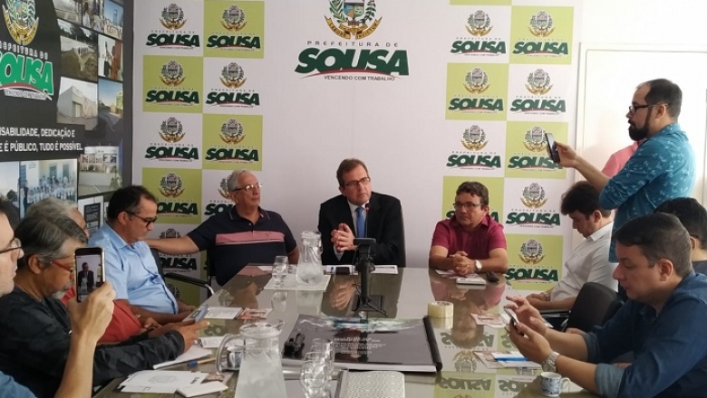 Prefeito de Sousa apresenta calendário de obras e destaca transparência