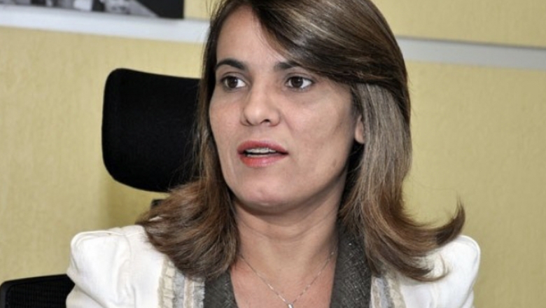 Livânia Farias é presa ao desembarcar no Aeroporto Castro Pinto