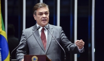 Cássio Cunha Lima pede a Temer demissão do presidente da Petrobras