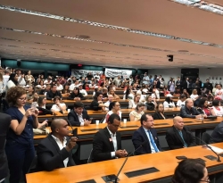 Audiência pública para discutir carga horária da enfermagem reúne profissionais de todo Brasil