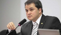 Efraim Filho critica PEC de Bolsonaro que prevê a extinção de municípios
