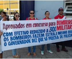 Aprovados em Concurso Público da PM e Bombeiros fazem protesto em solenidade na cidade de Patos