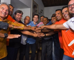 João Azevedo é recebido por lideranças de Juazeirinho e de 20 municípios paraibanos