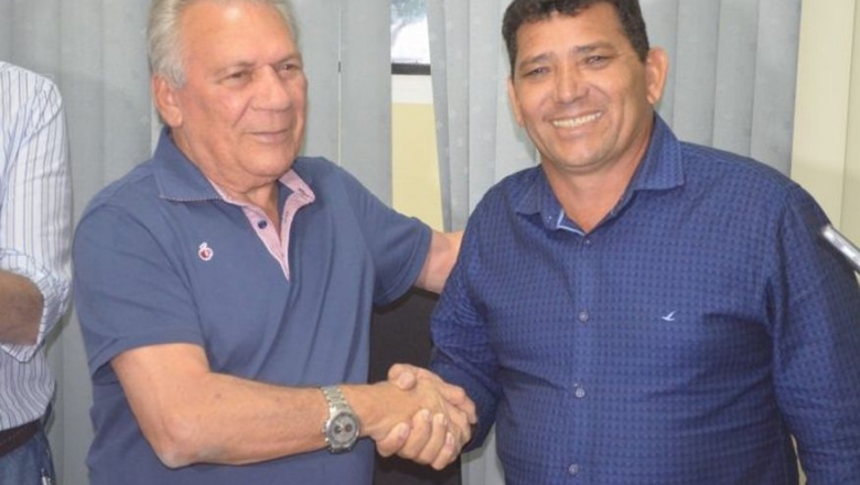 Antes das férias, prefeito de Cajazeiras realizou coletiva de imprensa e passou comanda para o vice-prefeito 