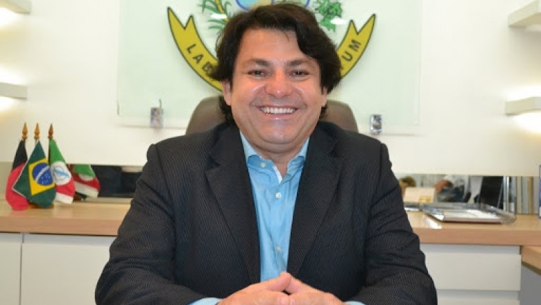 Vice-prefeito de Sousa diz que tem convite de nove partidos, entre eles o MDB de Zé Maranhão