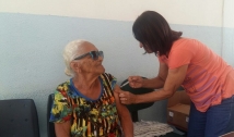 Em Sousa, idosos recebem vacina contra a influenza em casa