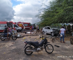 Carro invade barraca, mata vendedora de água de coco e deixa quatro pessoas feridas na BR 230 em Marizopólis