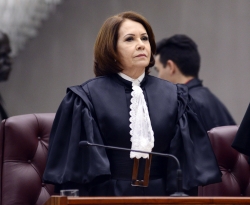 Ministra Laurita Vaz analisa pedido para retirada de tornozeleira de RC