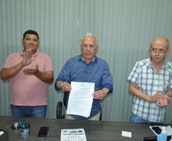 Concurso: prefeito Zé Aldemir assina decreto de homologação do certame