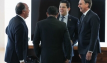 Bolsonaro apela a Davi Alcolumbre para mudar pacote de socorro a estados