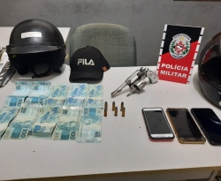Polícia prende dupla suspeita de praticar assaltos em Brejo do Cruz