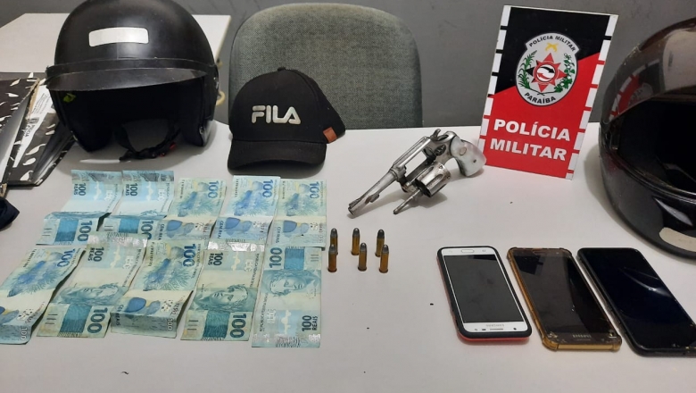 Polícia prende dupla suspeita de praticar assaltos em Brejo do Cruz