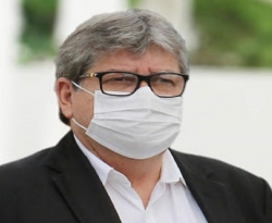 "O uso da máscara será comum igual usar cinto de segurança em um veículo" diz João Azevêdo