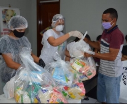 Prefeitura entrega cestas básicas para famílias dos garis de São José de Piranhas