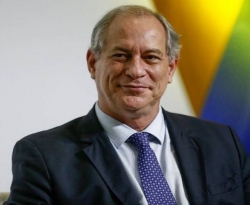 Ciro diz que espetáculo midiático de Bolsonaro é para encobrir mortes por covid-19