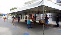 Auxílio: prefeito Chico Mendes manda demarcar distanciamento para filas e montar tendas em São José de Piranhas