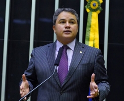 Relator da MP do crédito para médias empresas, Efraim Filho quer financiamento com prazo de carência