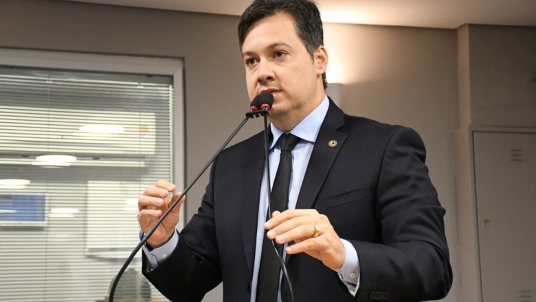 Júnior Araújo deixa Chefia de Governo e confirma volta à ALPB 