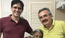 Vereador de São José de Piranhas denuncia que políticos não usam máscaras, abraçam e beijam eleitores 