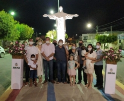 Prefeito de Sousa inaugura serviço de revitalização de praça no centro da cidade