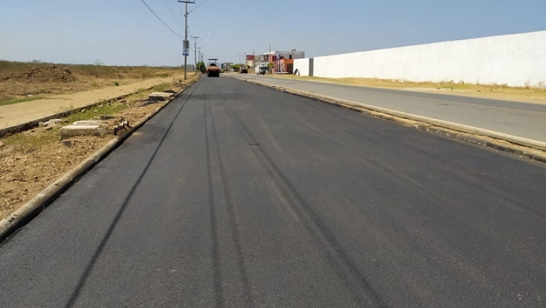 Com recursos próprios, Prefeitura de Sousa realiza serviço de revitalização de passarela para a prática esportiva