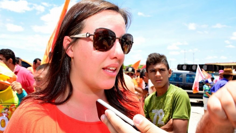 De crítica ferrenha, ex-prefeita Cláudia Dias abandona oposição e passa a apoiar Marcos Heron, em Monte Horebe