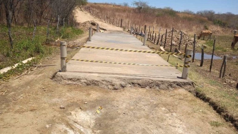 Na zona rural de São José de Piranhas, moradores de duas comunidades agradecem passagens molhadas