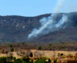Moradores alertam que incêndio está devastando a Serra de Boqueirão de Piranhas, em Cajazeiras