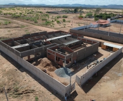 Sousa: obra de construção de unidade escolar na Comunidade Cigana está em ritmo acelerado