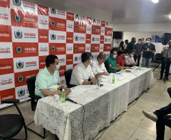 Em Cajazeiras, João Azevêdo confirma ter liberado Anísio para ser candidato a prefeito