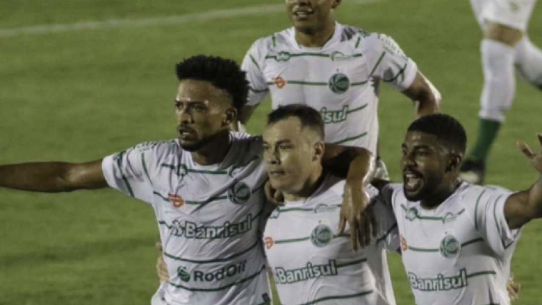 Jogador cajazeirense faz golaço, Juventude vence o Guarani e volta à Série A após 14 anos