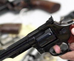 Governo altera decretos para ampliar acesso a armas e munições