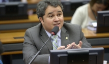 Efraim Filho será reconduzido à liderança do DEM na Câmara