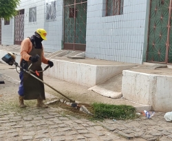 Prefeitura de Sousa inicia mutirão de limpeza e prefeito pede agilidade nos serviços