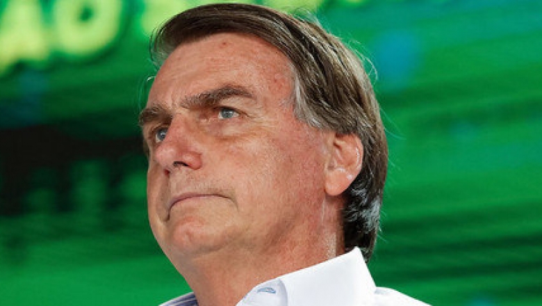 Bolsonaro volta a criticar restrições e diz que lockdown é 'irresponsabilidade'